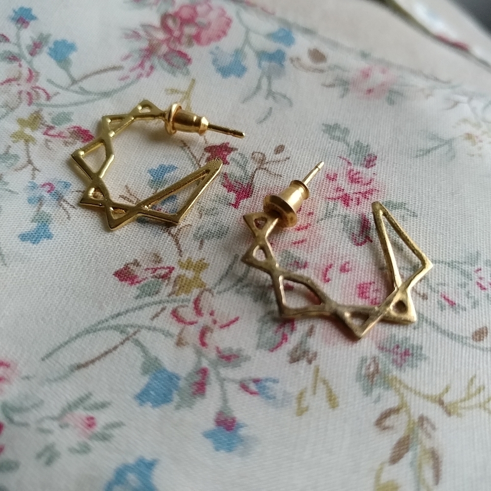 Stonehart Jewelry witchy star earrings